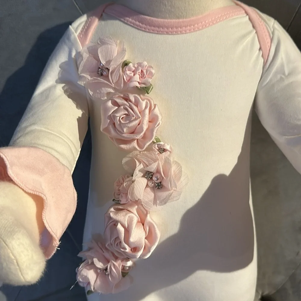 NWOT Posh Baby Blooms Boutique 3 pieces Outfit Size 0-3 months